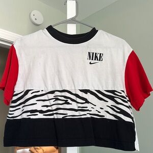Nike cropped tee